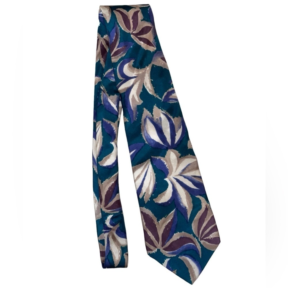 Enrico Coveri Silk tie. Made in USA with imported silk fabric. GUC